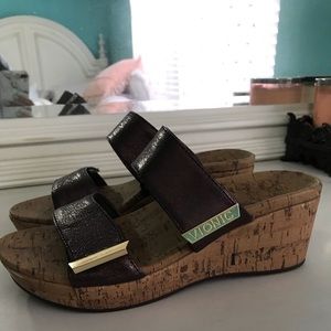 Vionic pepper wedge sandals brand new